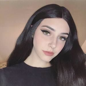 Meet your Posher, Hope